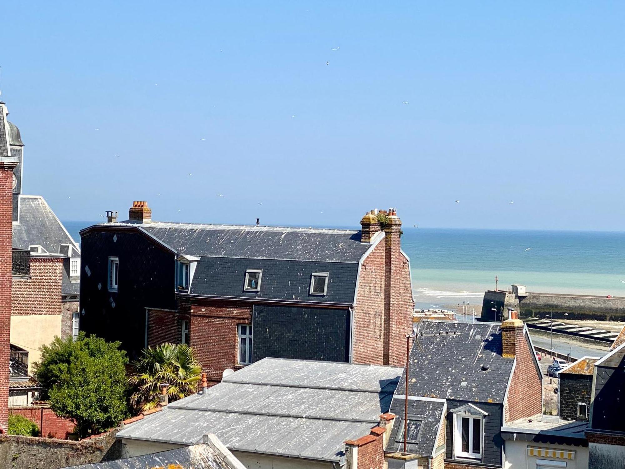 Appartamento Beau Duplex A Deux Pas Du Port Le Tréport Esterno foto